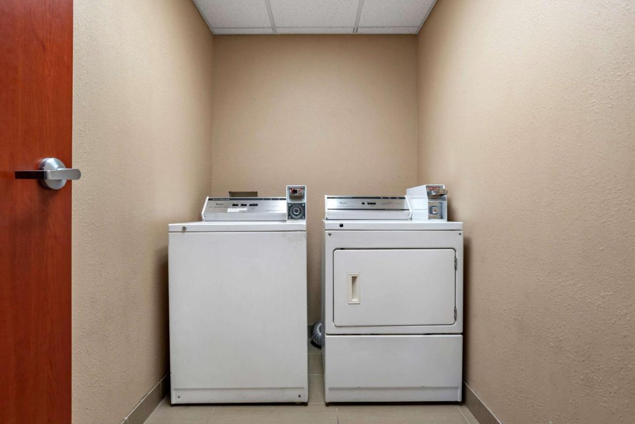 Comfort Inn & Suites Clinton Esterno foto