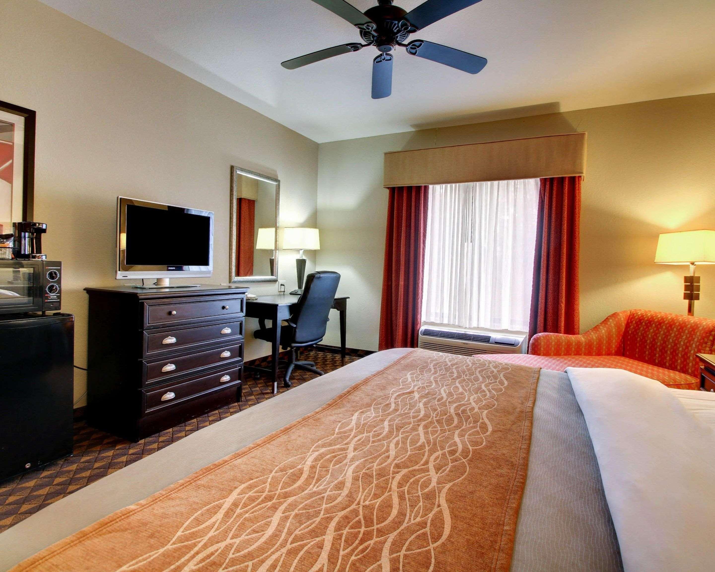 Comfort Inn & Suites Clinton Esterno foto