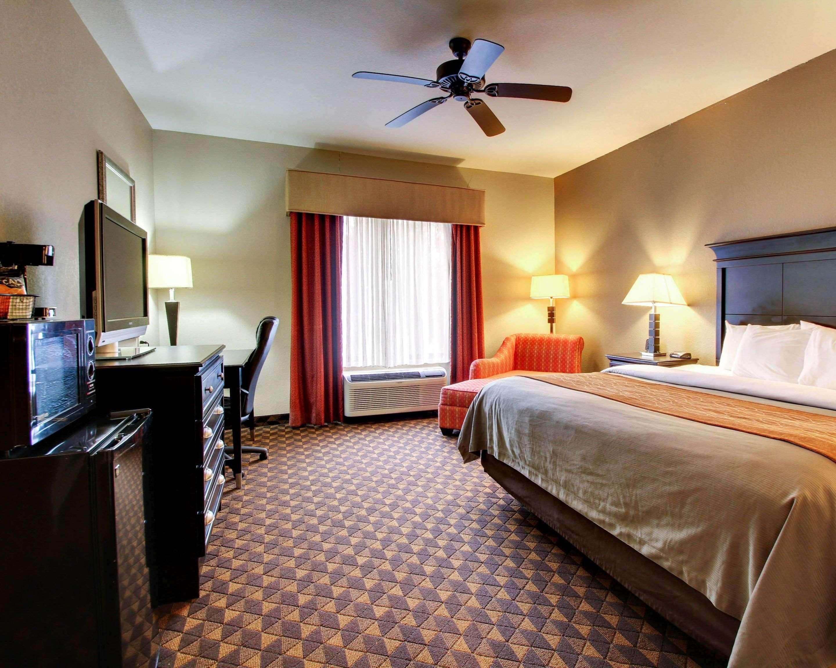 Comfort Inn & Suites Clinton Esterno foto