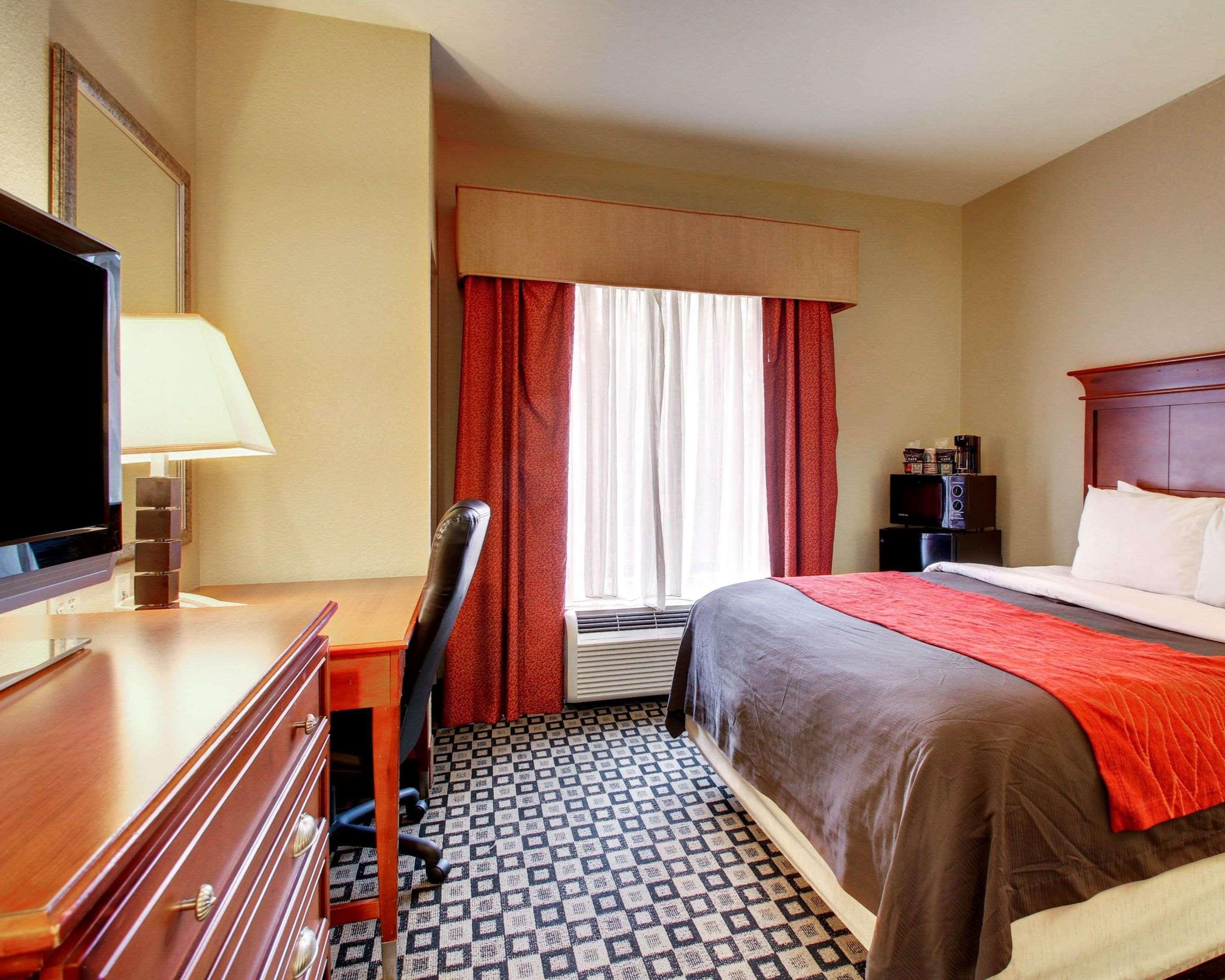 Comfort Inn & Suites Clinton Esterno foto