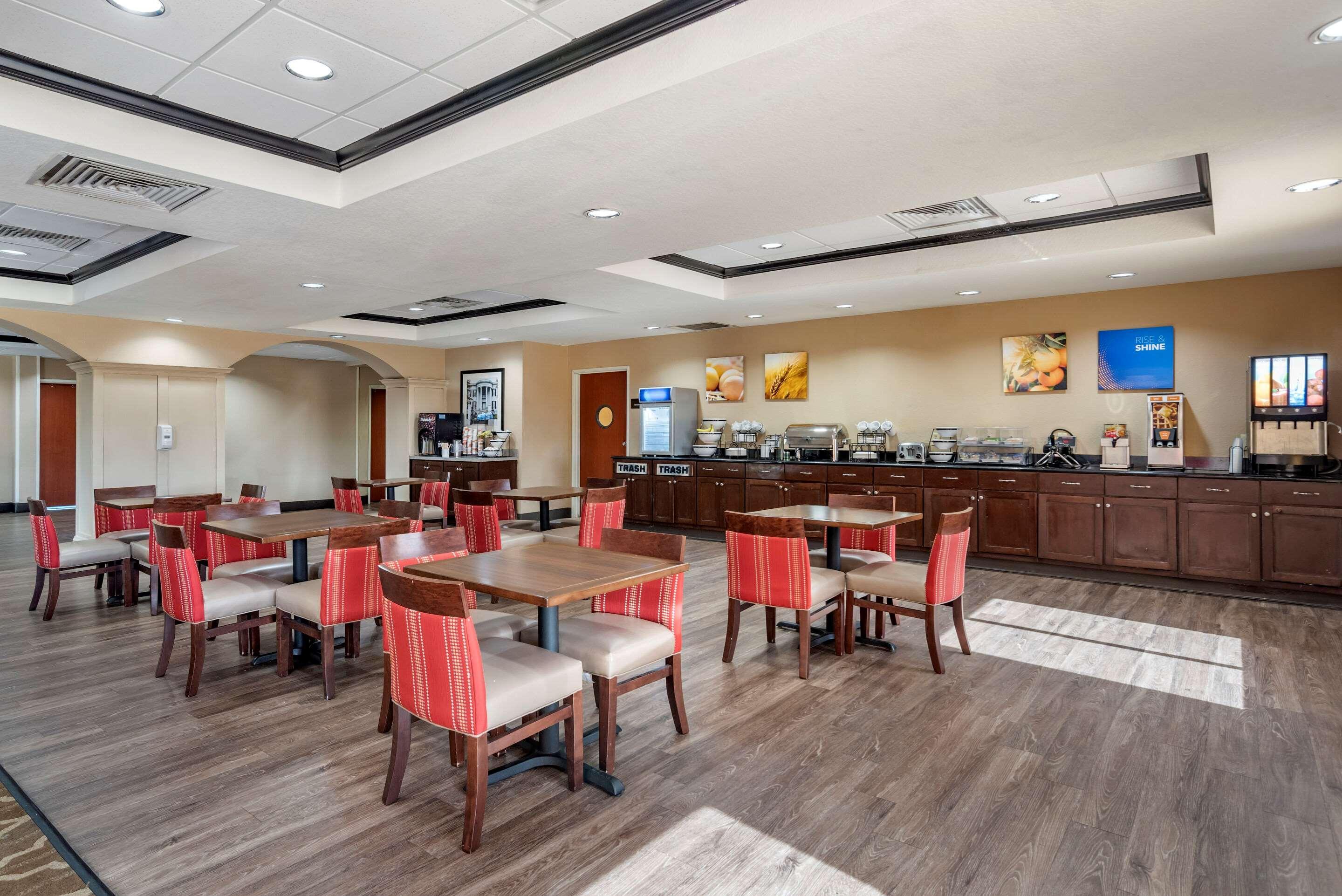 Comfort Inn & Suites Clinton Esterno foto