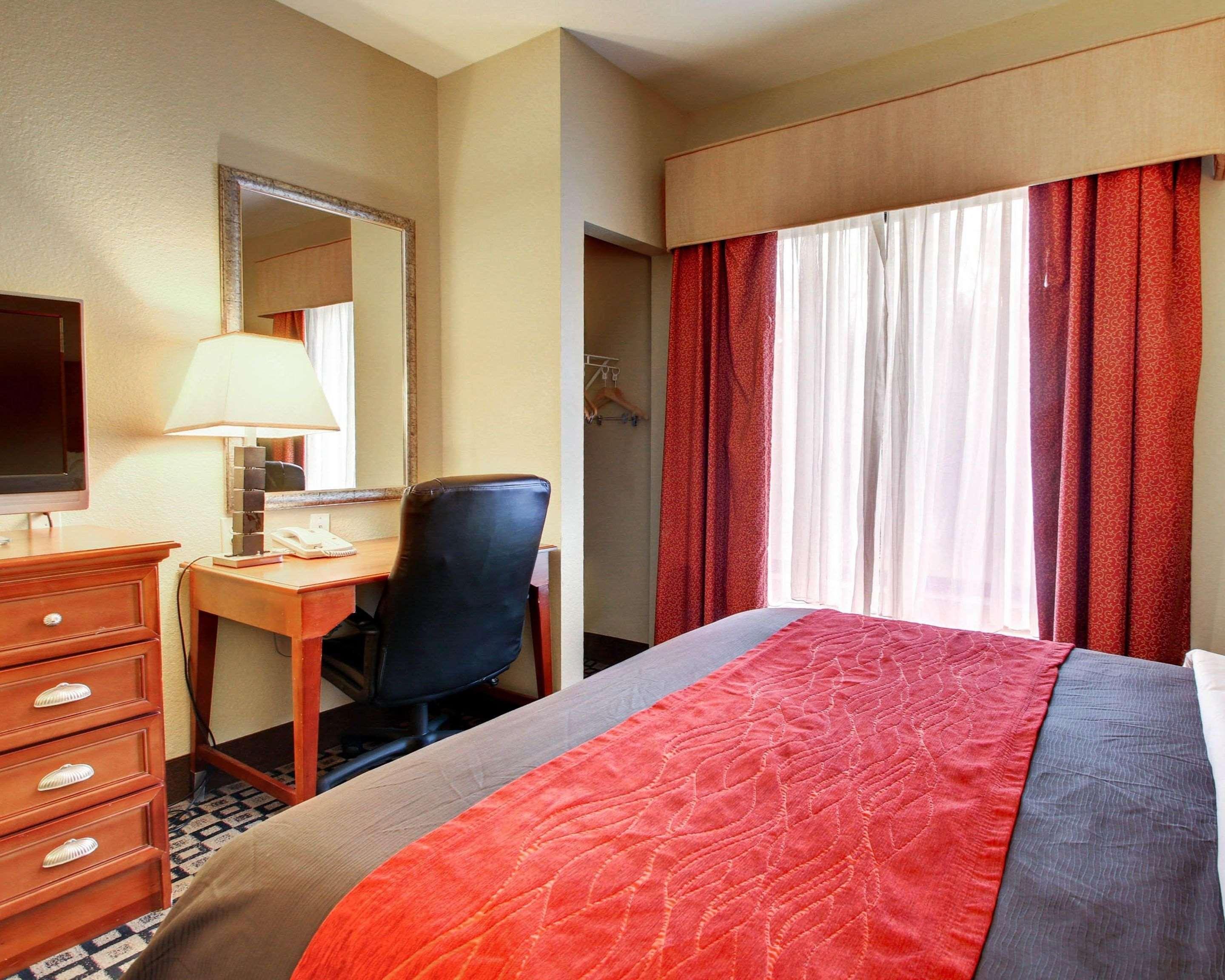 Comfort Inn & Suites Clinton Esterno foto