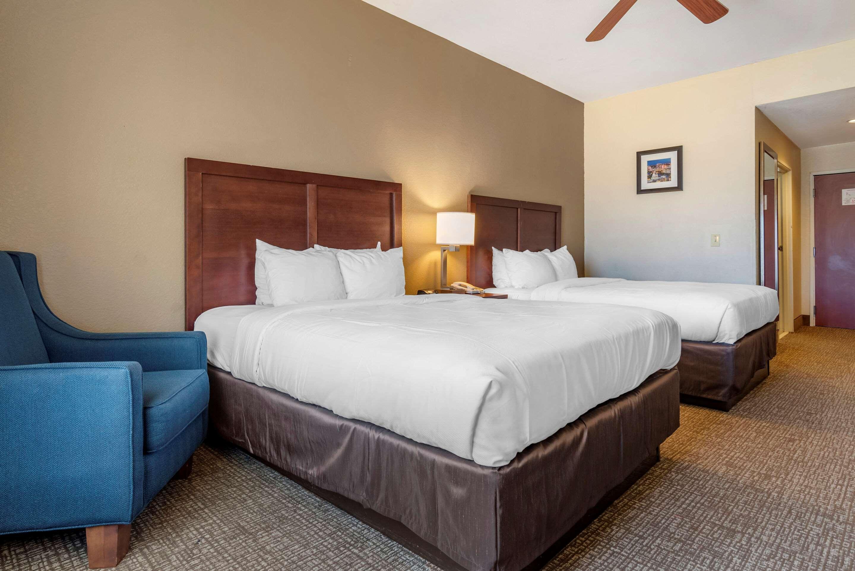 Comfort Inn & Suites Clinton Esterno foto