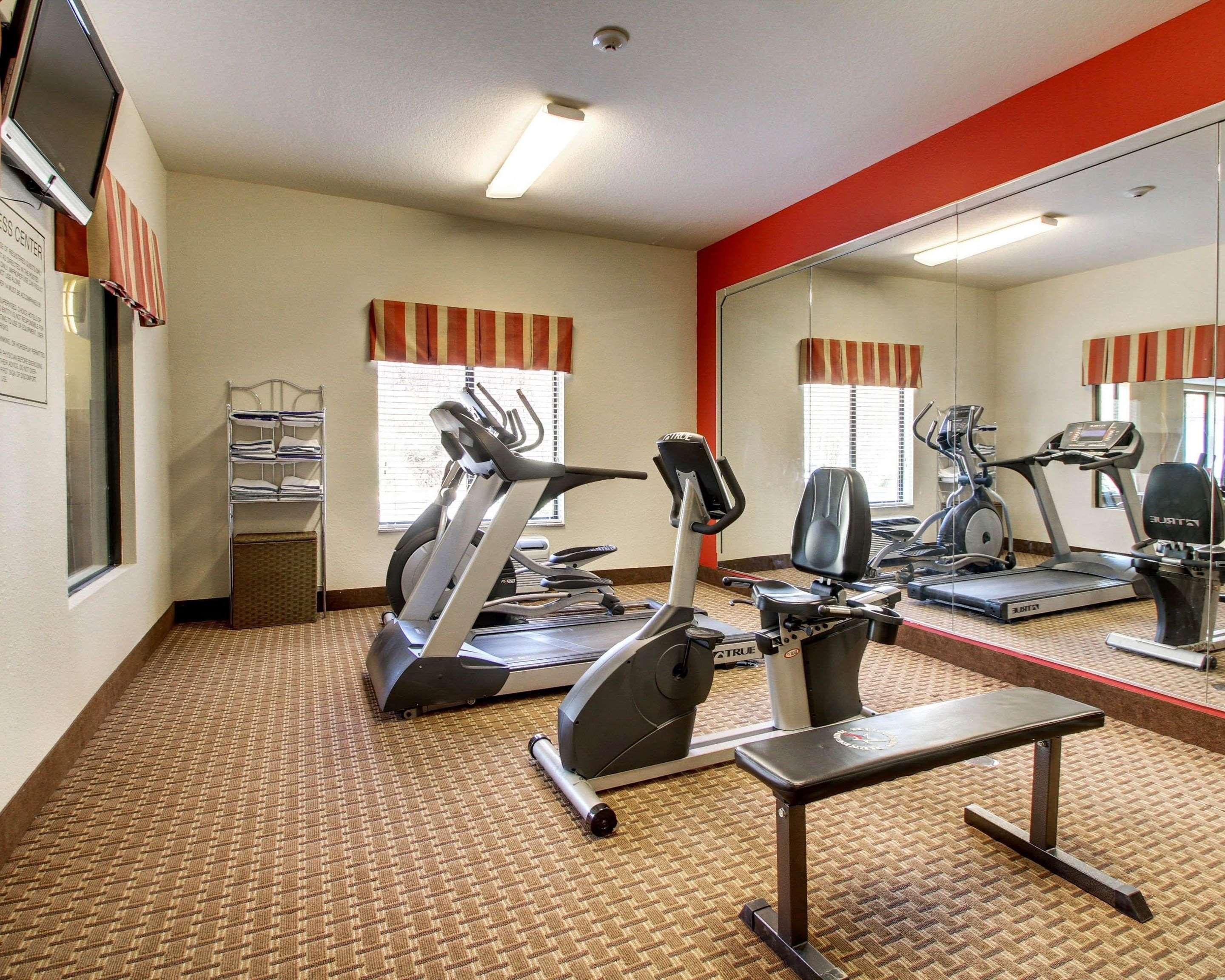 Comfort Inn & Suites Clinton Esterno foto