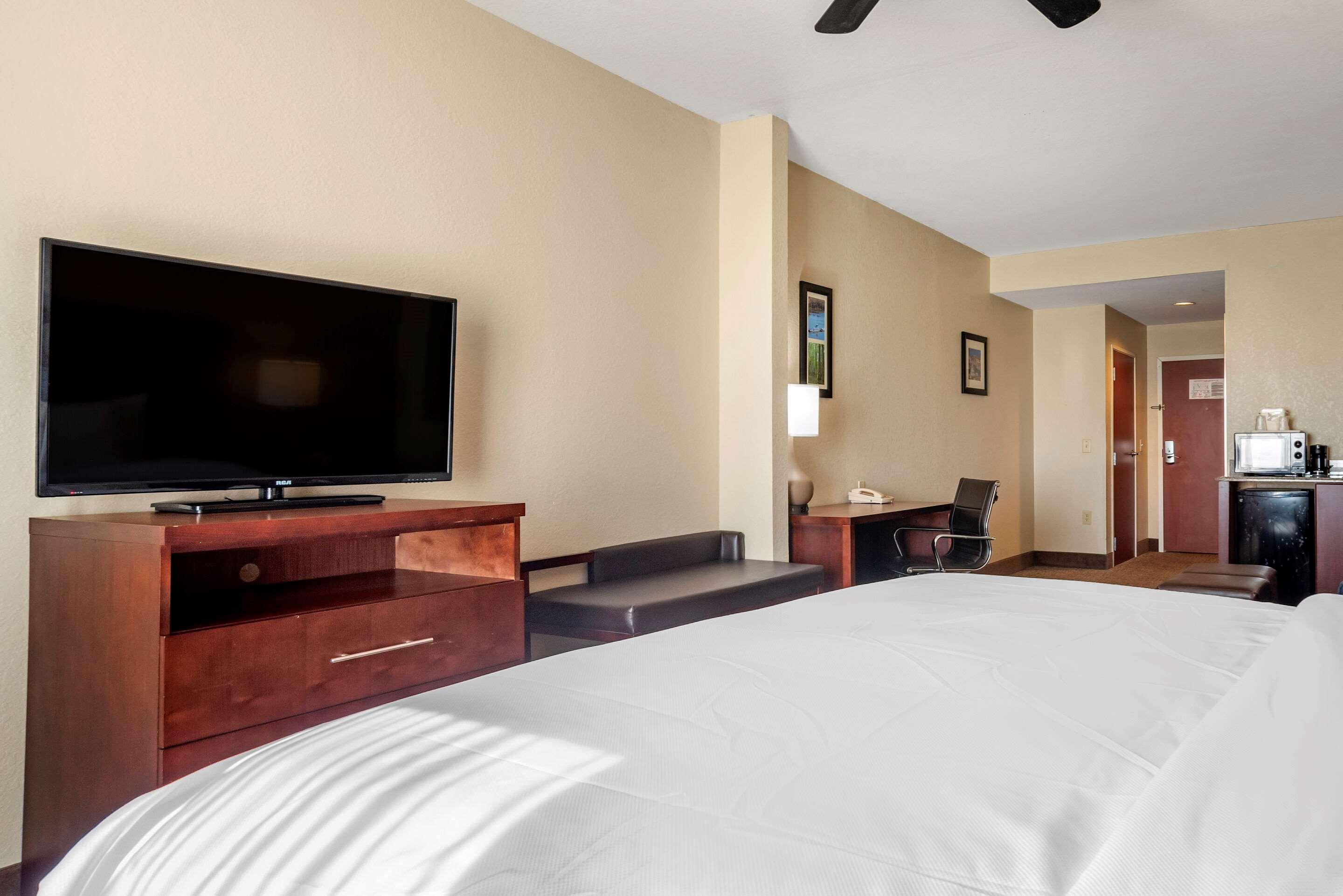 Comfort Inn & Suites Clinton Esterno foto
