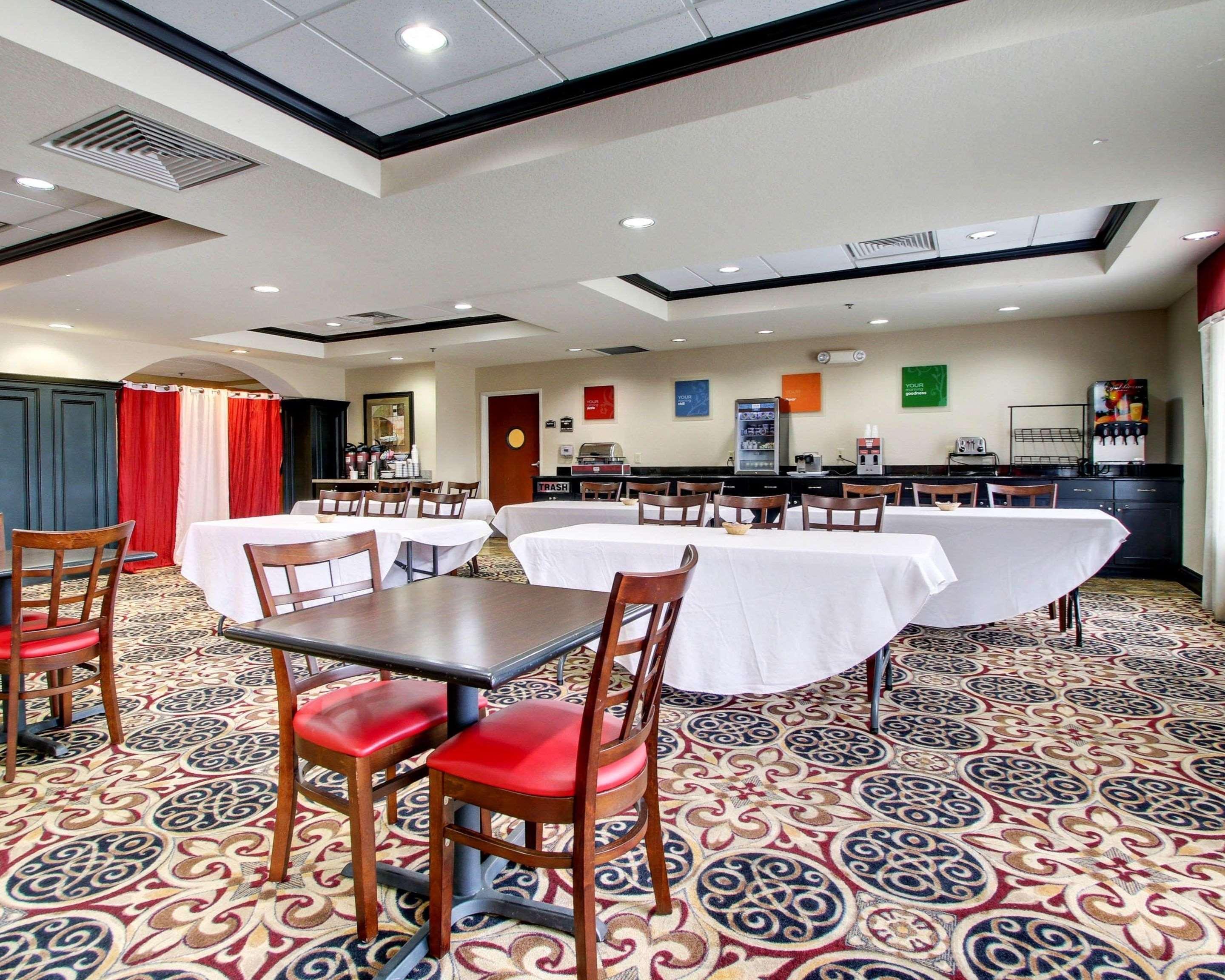 Comfort Inn & Suites Clinton Esterno foto