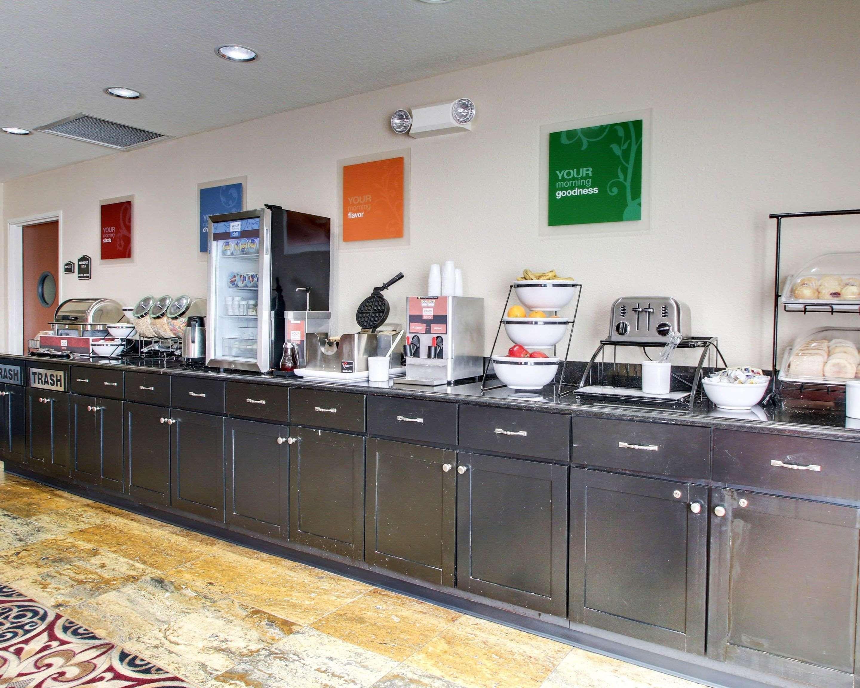 Comfort Inn & Suites Clinton Esterno foto